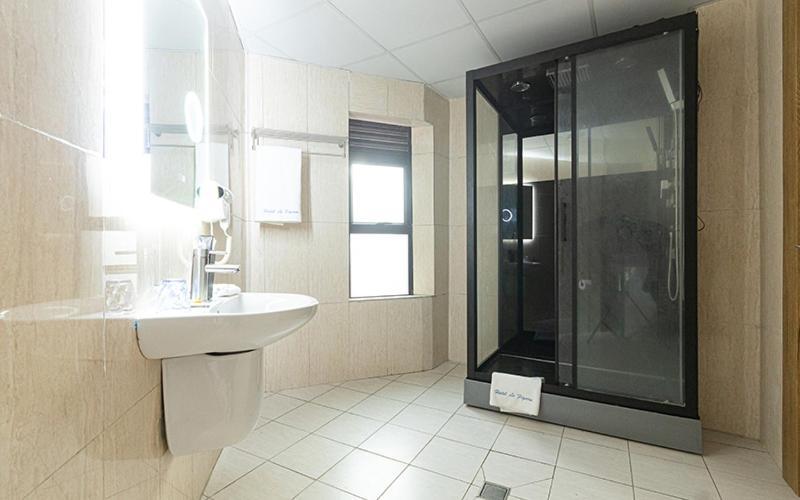 Hotel Le Figaro 두알라 외부 사진