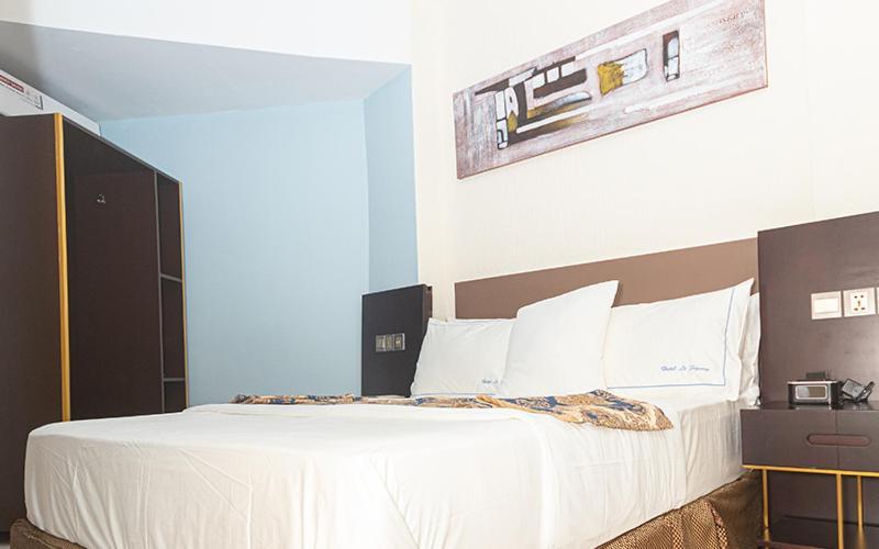 Hotel Le Figaro 두알라 외부 사진