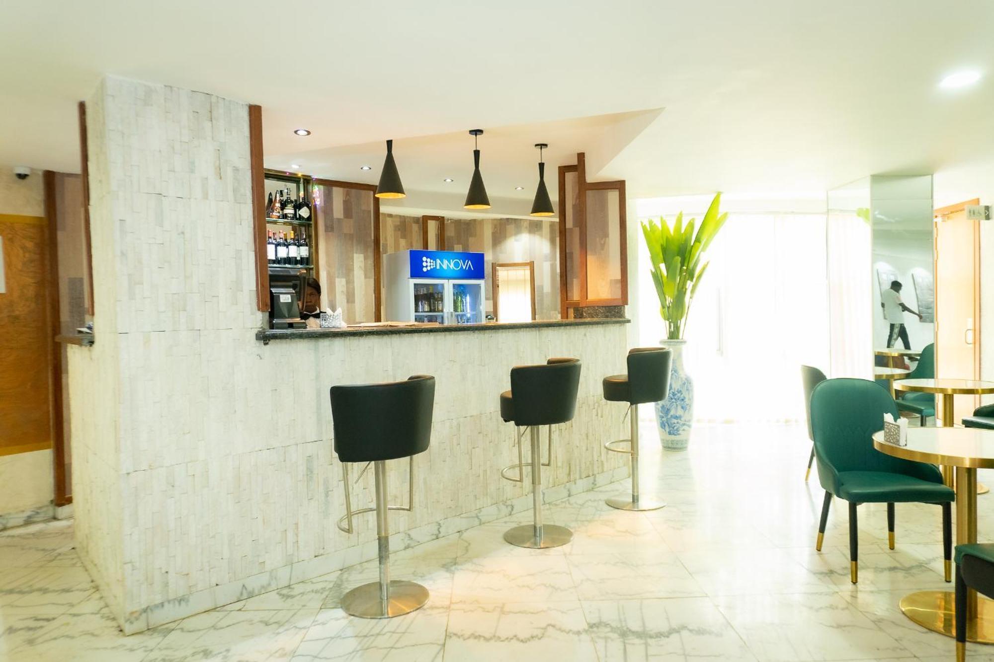 Hotel Le Figaro 두알라 외부 사진