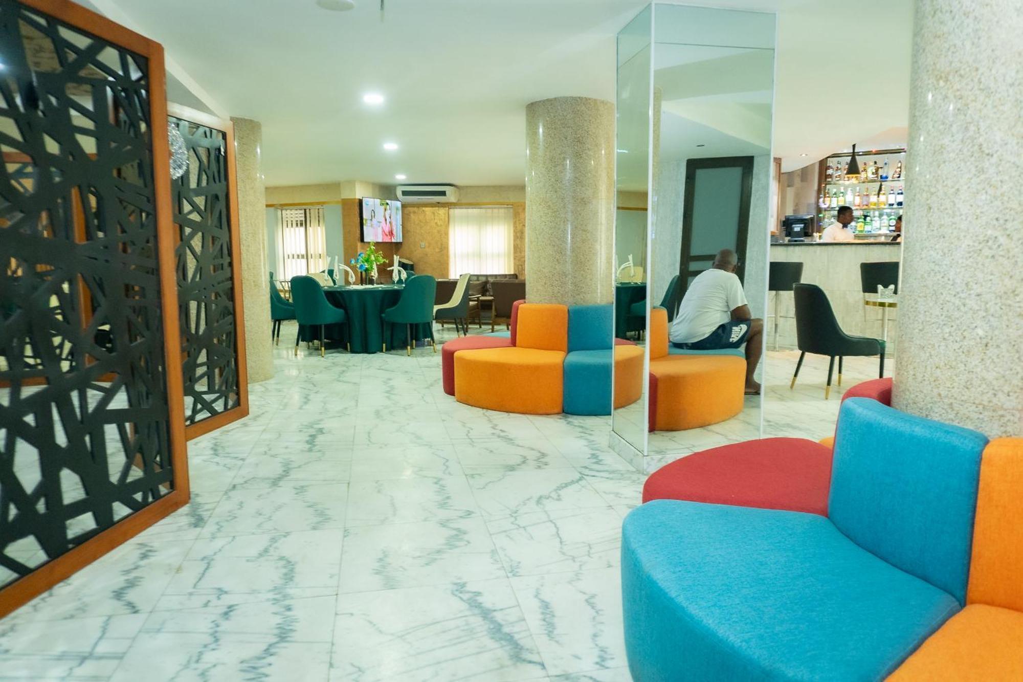 Hotel Le Figaro 두알라 외부 사진