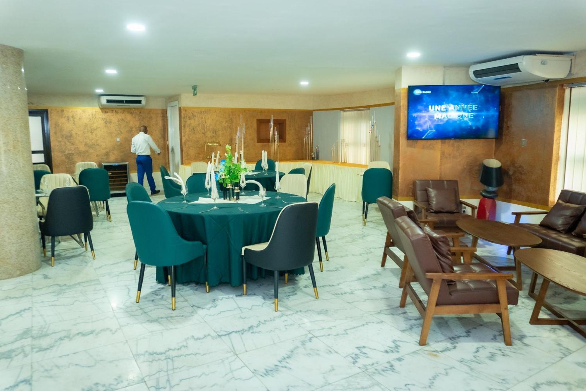 Hotel Le Figaro 두알라 외부 사진