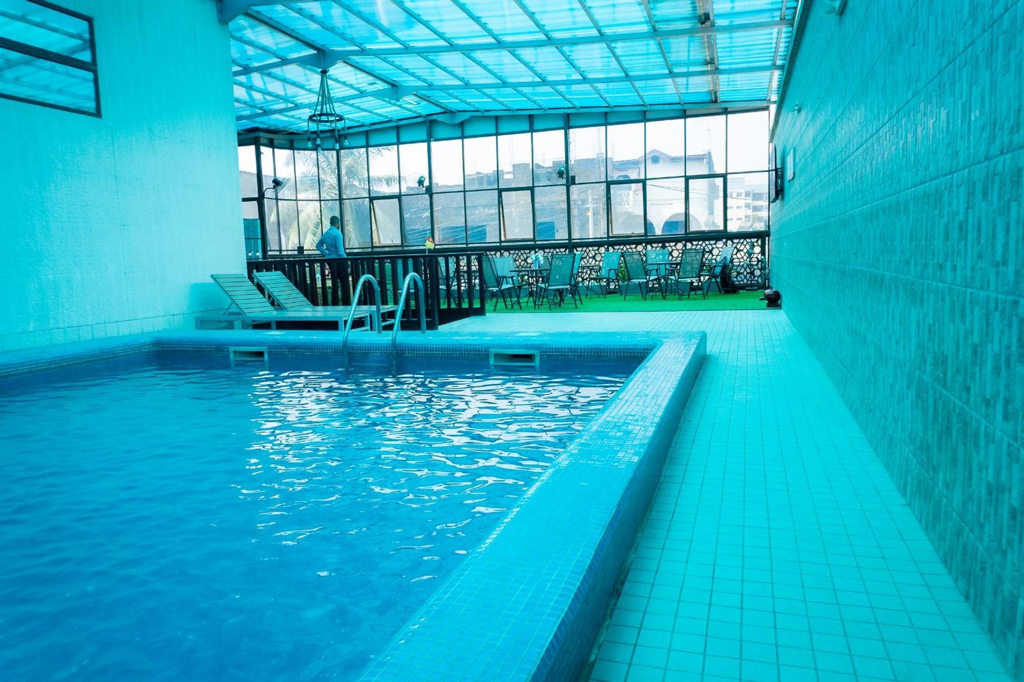 Hotel Le Figaro 두알라 외부 사진