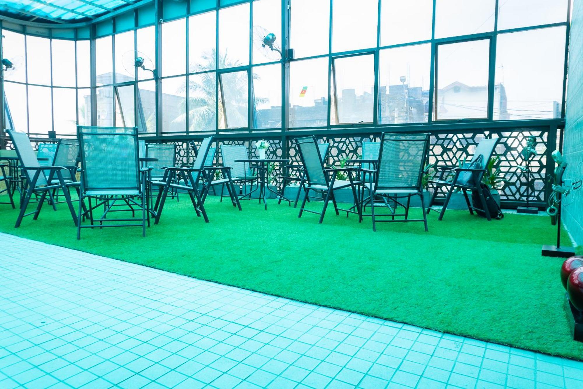 Hotel Le Figaro 두알라 외부 사진