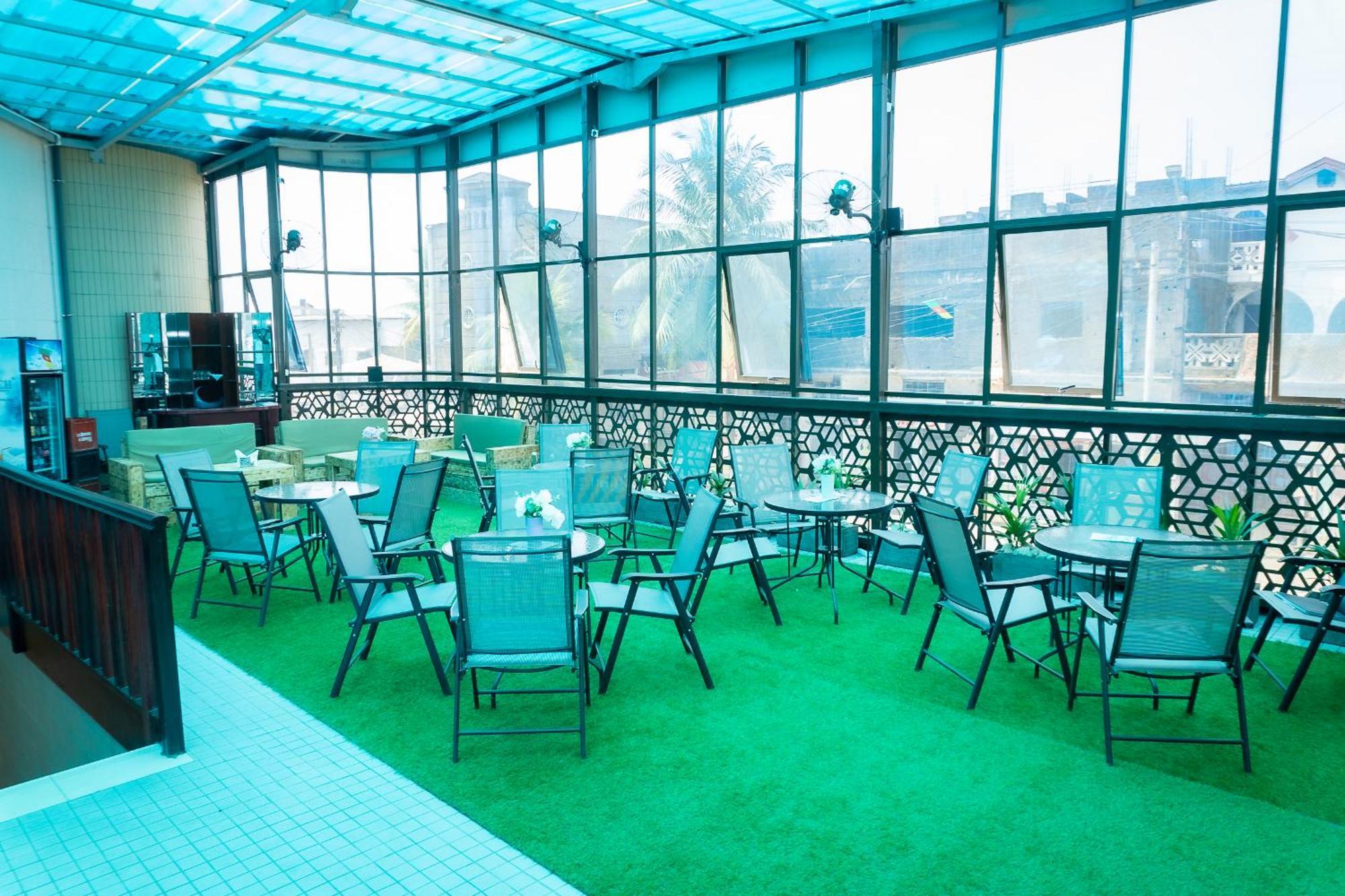 Hotel Le Figaro 두알라 외부 사진